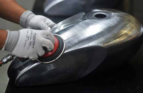 伝統あるクロームメッキ技術 | For the Ride